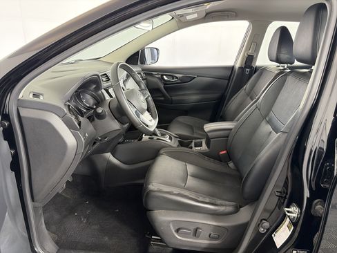 Used 2019 Nissan Rogue Sport SL AWD/4WD image 6