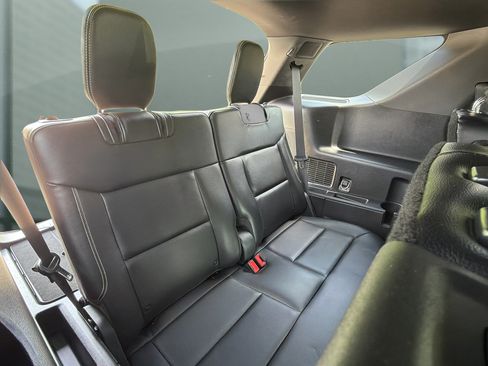 Used 2021 Ford Explorer ST w/ Equipment Group 401A AWD/4WD image 18