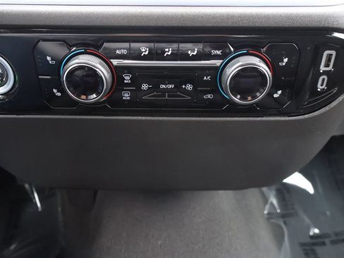 Used 2024 Chevrolet Silverado 1500 LT AWD/4WD image 47