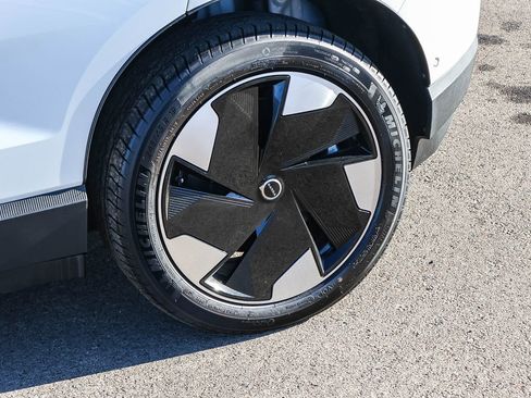 New 2026 Volvo EX30 Ultra w/ Climate Package image 10