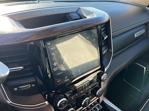 Used 2021 RAM 2500 Laramie w/ Body Color Bumper Group image 13