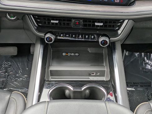 Certified 2025 Chevrolet Tahoe Premier RWD image 18