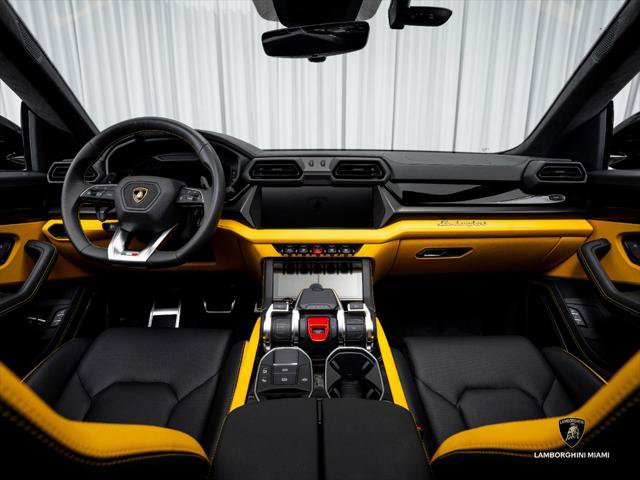 Used 2025 Lamborghini Urus SE AWD/4WD image 32