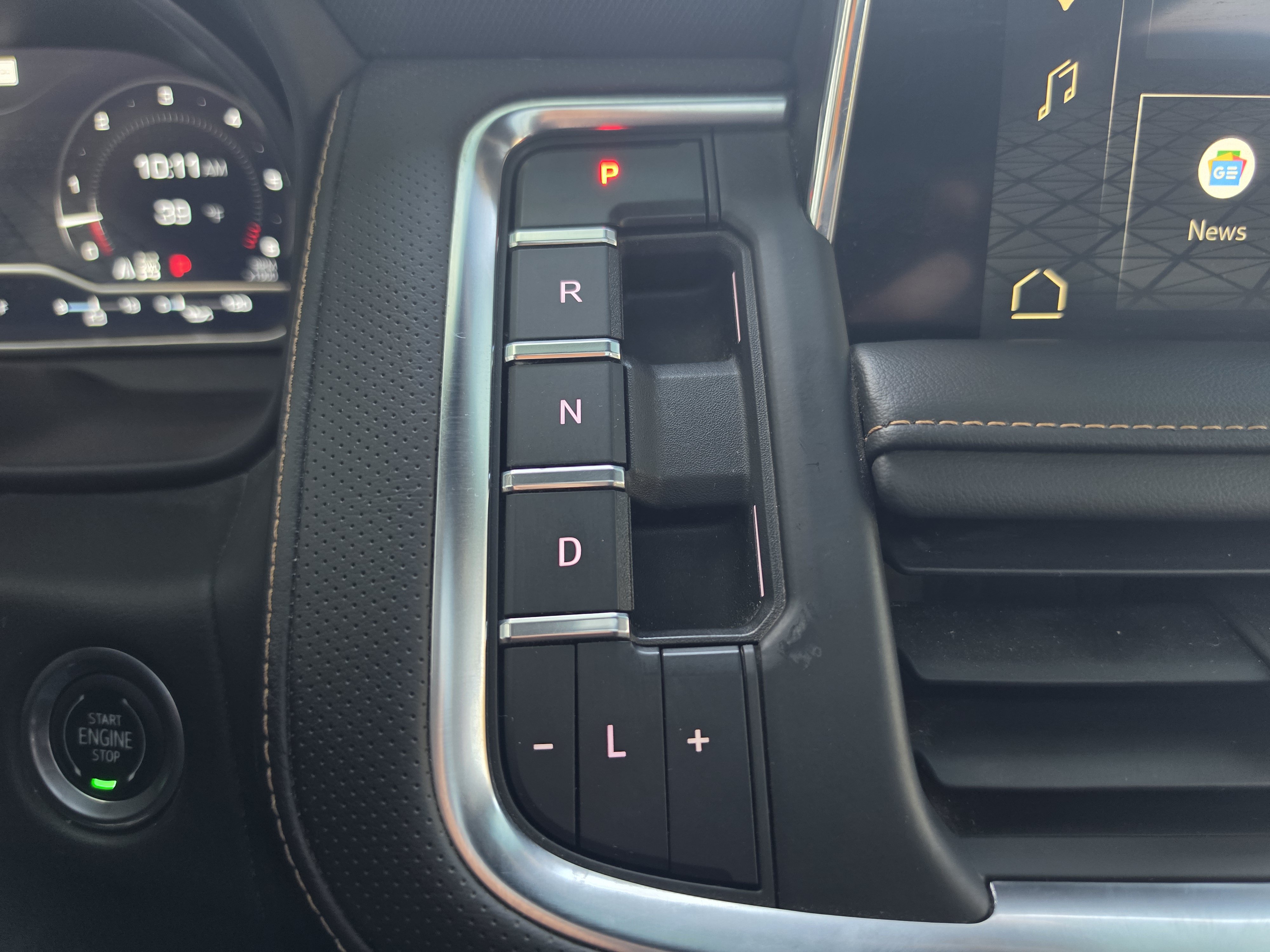Used 2023 GMC Yukon XL AT4 w/ Technology Package AWD/4WD image 24