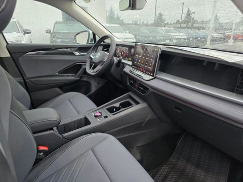 New 2026 Volkswagen Tiguan SE AWD/4WD image 31