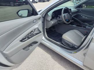 Used 2021 Hyundai Elantra SEL w/ Convenience Package video 2