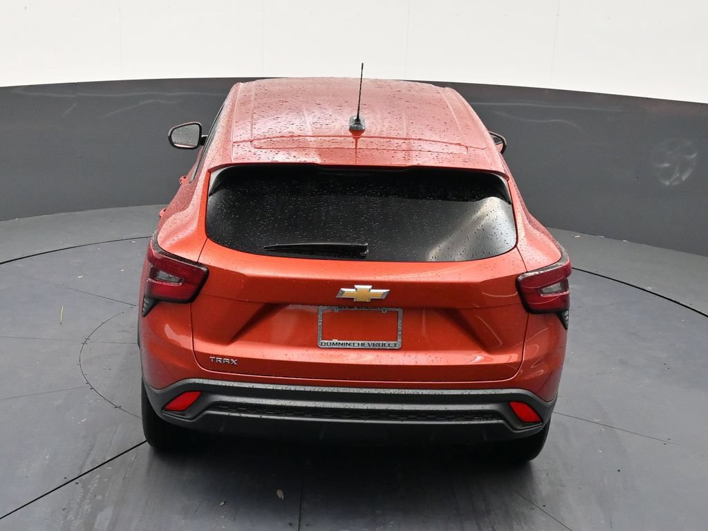 Used 2024 Chevrolet Trax LS w/ LS Convenience Package FWD image 15