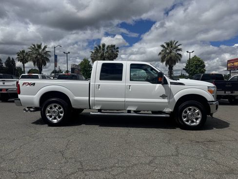 Used 2016 Ford F250 Lariat w/ Lariat Interior Package image 8