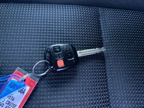 Used 2010 Toyota FJ Cruiser 4WD image 25