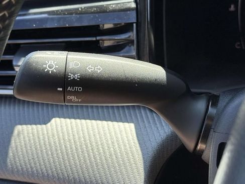 Used 2025 Toyota Camry SE FWD image 22