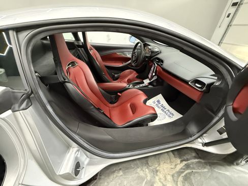 Used 2023 McLaren Artura RWD image 25
