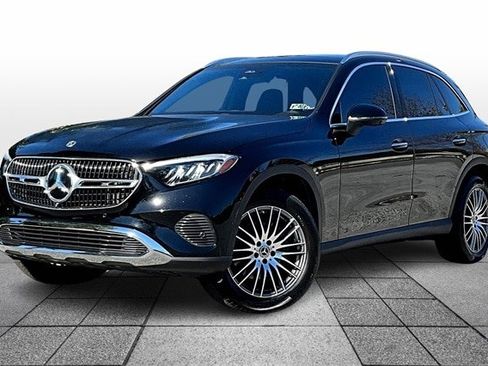 Certified 2025 Mercedes-Benz GLC 300 4MATIC image 4