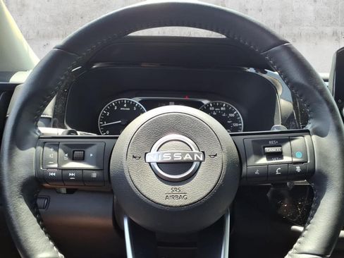 Used 2025 Nissan Pathfinder SL AWD/4WD image 23