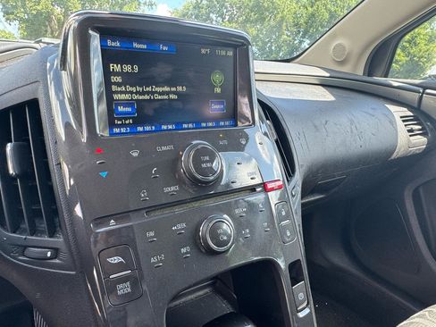 Used 2014 Chevrolet Volt w/ Enhanced Safety Package 1 FWD image 17