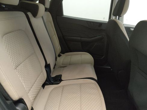 Used 2022 Ford Escape SE FWD image 19