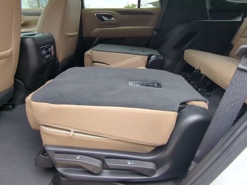 Used 2024 Chevrolet Tahoe Premier AWD/4WD image 21