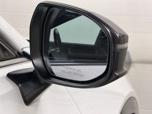 Used 2025 Toyota Crown Signia image 10