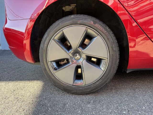 Used 2021 Tesla Model 3 Standard Range Plus RWD image 10
