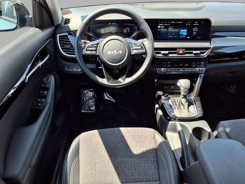 Used 2025 Kia Seltos S FWD image 4