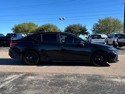 Used 2026 Toyota Camry SE image 4