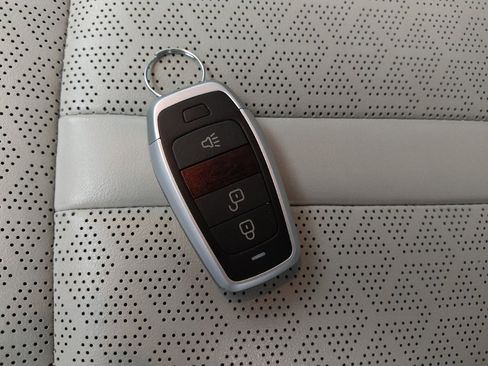 Used 2023 Kia Sorento S FWD image 32