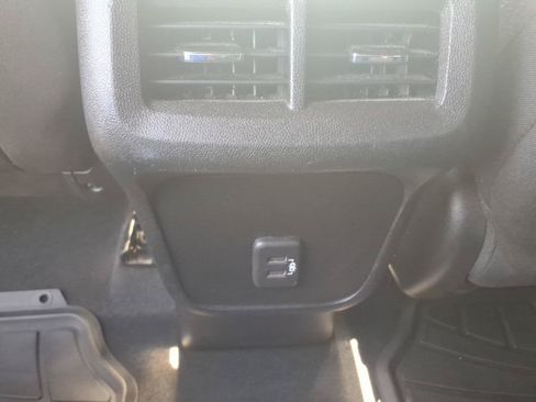 Used 2021 Chevrolet Equinox LT FWD image 15