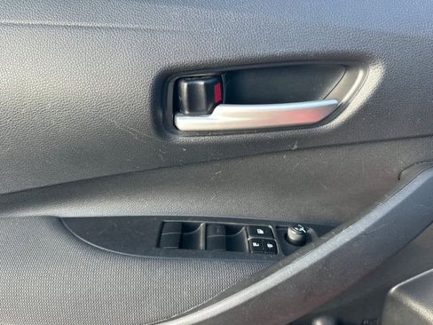 Used 2021 Toyota Corolla LE image 13