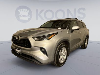 Used 2022 Toyota Highlander LE