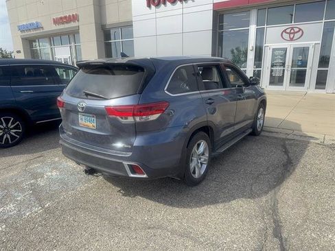 Used 2018 Toyota Highlander Limited image 3