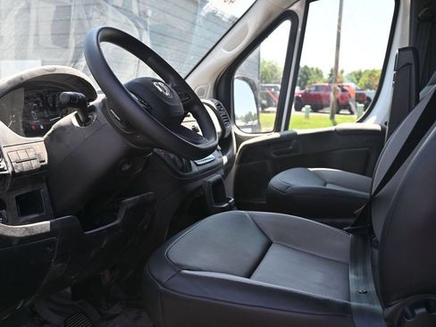 Used 2026 RAM ProMaster 2500 w/ Convenience Group FWD image 14