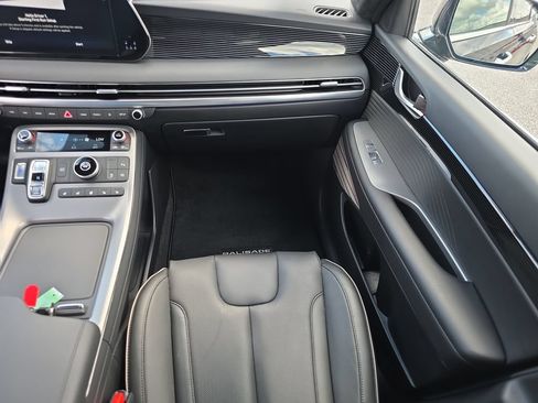 Used 2025 Hyundai Palisade Calligraphy FWD image 16
