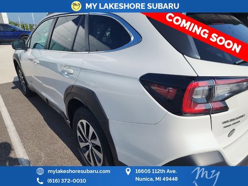 Used 2024 Subaru Outback Premium AWD/4WD image 6