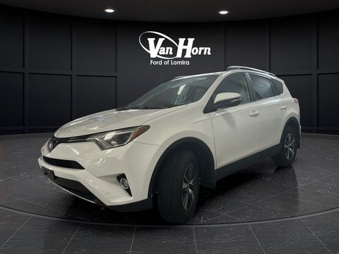 Used 2016 Toyota RAV4 XLE w/ Convenience Package AWD/4WD image 3