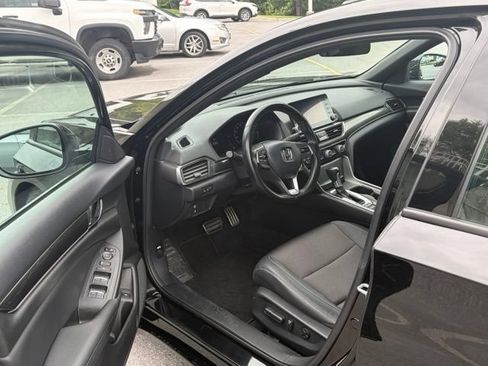 Used 2021 Honda Accord Sport image 14