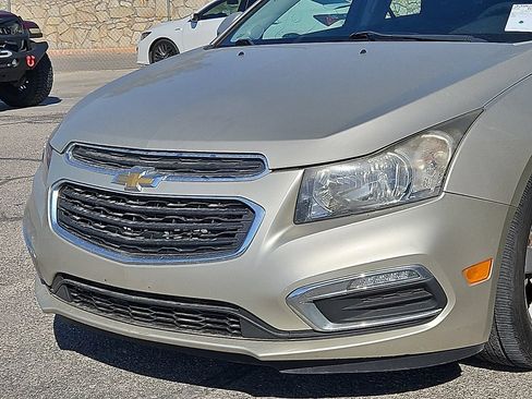 Used 2016 Chevrolet Cruze LT w/ Sun And Sound Package FWD image 2