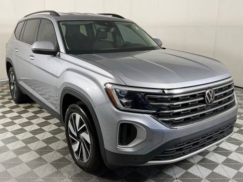 Used 2024 Volkswagen Atlas SE FWD image 10