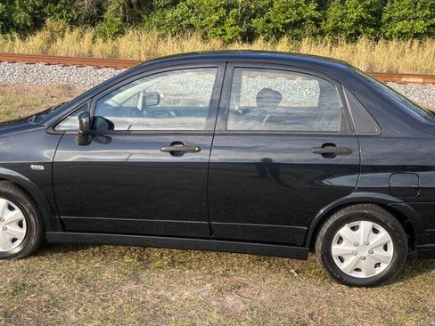 Used 2004 Suzuki Aerio S image 6