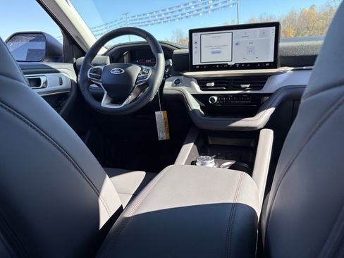 New 2026 Ford Explorer Active w/ Active Comfort Package image 33