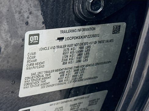 Used 2023 Chevrolet Silverado 1500 LT image 12