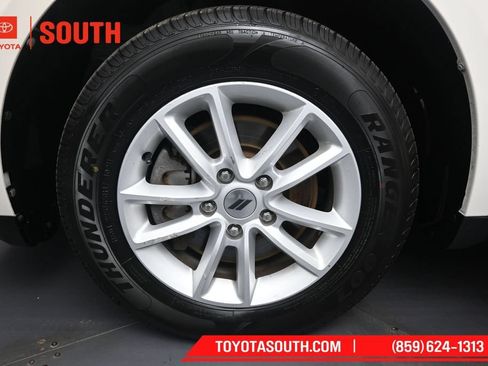 Used 2019 Dodge Journey SE FWD image 38