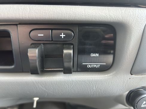 Used 2006 Ford F350 XL image 22