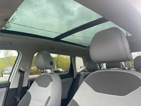 Used 2023 Volkswagen Taos SE w/ Panoramic Sunroof Package AWD/4WD image 14