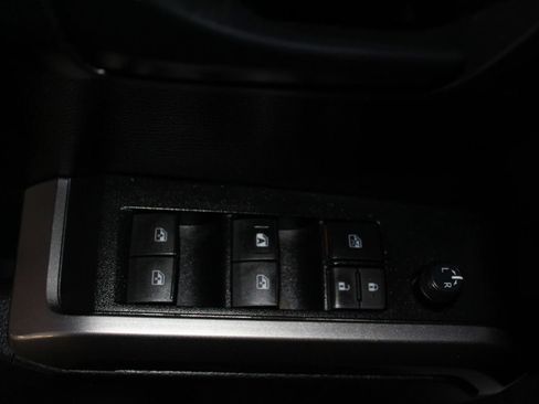 Used 2021 Toyota Tacoma SR5 AWD/4WD image 25