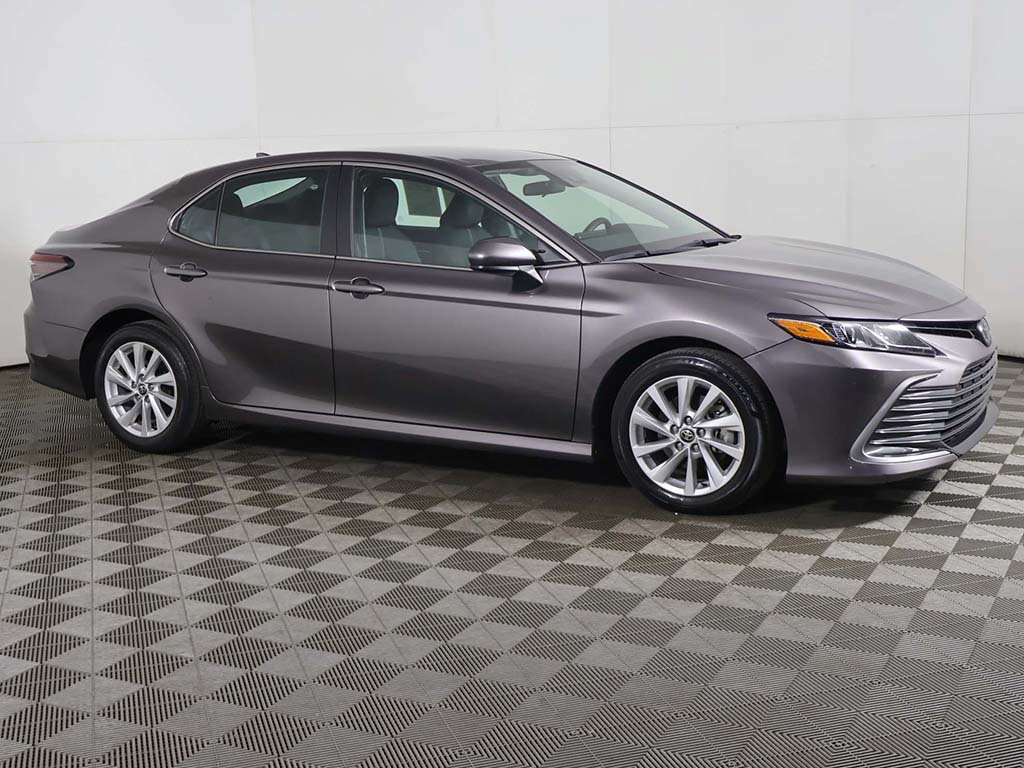 Used 2023 Toyota Camry LE FWD image 11