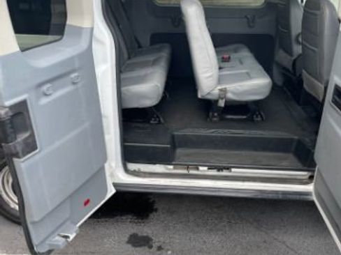 Used 2018 Ford Transit 150 XL RWD image 11