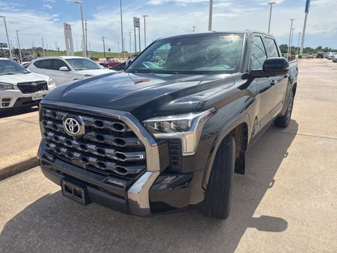 Used 2022 Toyota Tundra Platinum RWD image 3