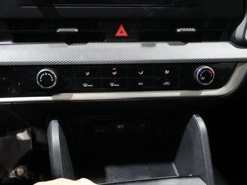 Used 2024 Kia Sportage LX image 27