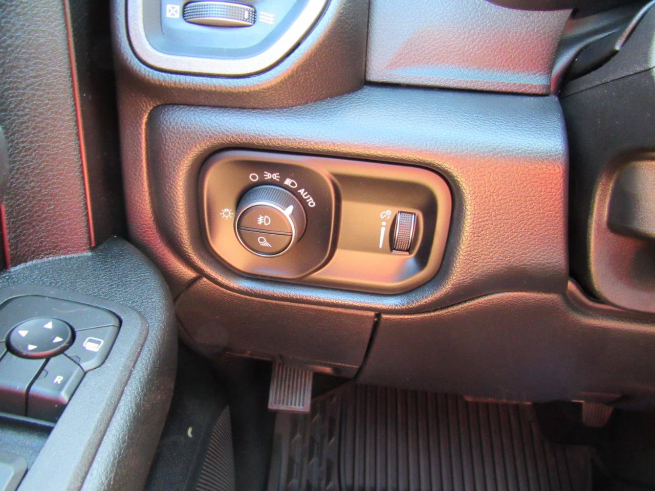 Used 2026 RAM 3500 Tradesman AWD/4WD image 19