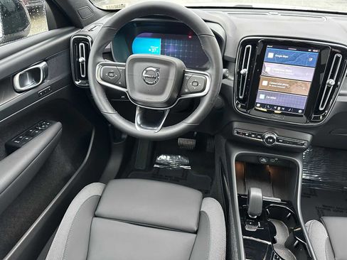 Certified 2023 Volvo XC40 Recharge Plus image 17