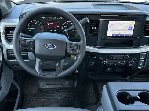 New 2026 Ford F250 XL w/ XL Chrome Package RWD image 13